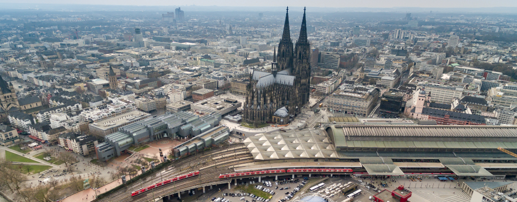 Der Kölner Dom: Ein Monument der Ewigkeit – Von den römischen Wurzeln bis in die digitale Zukunft